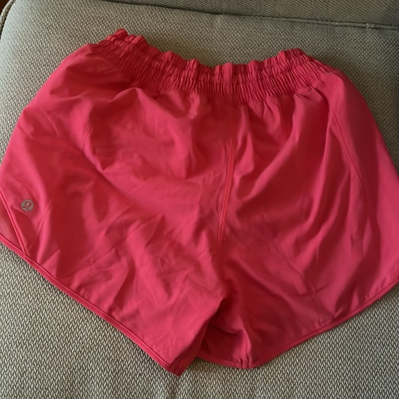 Lululemon hotty hot 4” size 8 - worn no more than a couple times - Picture 2 of 3